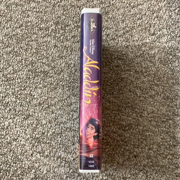 Walt Disney classic ‘Aladdin’ Black Diamond edition VHS - Picture 2 of 8